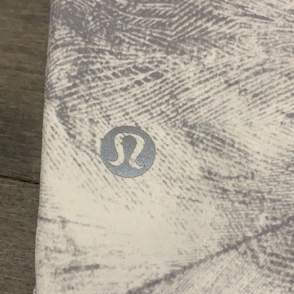 Lululemon Speed Short 2.5” - Breeze By White Light Cast/Light Cast - 4 - Picture 7 of 7